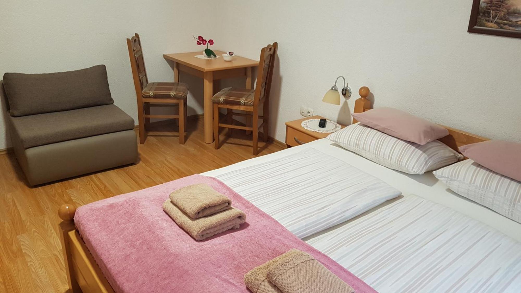 St George B&B Korenica Room photo