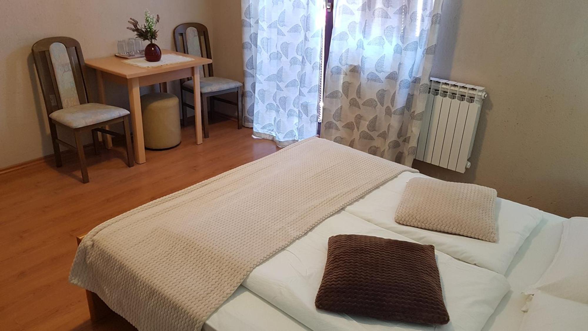St George B&B Korenica Room photo